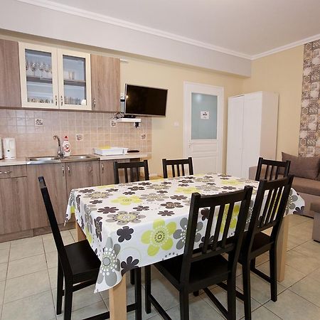 Zoli Apartmanok-Timi Koelcsey 34-36 Hajdúszoboszló Exterior foto